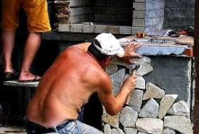 Самостоятельная отделка камина мрамором